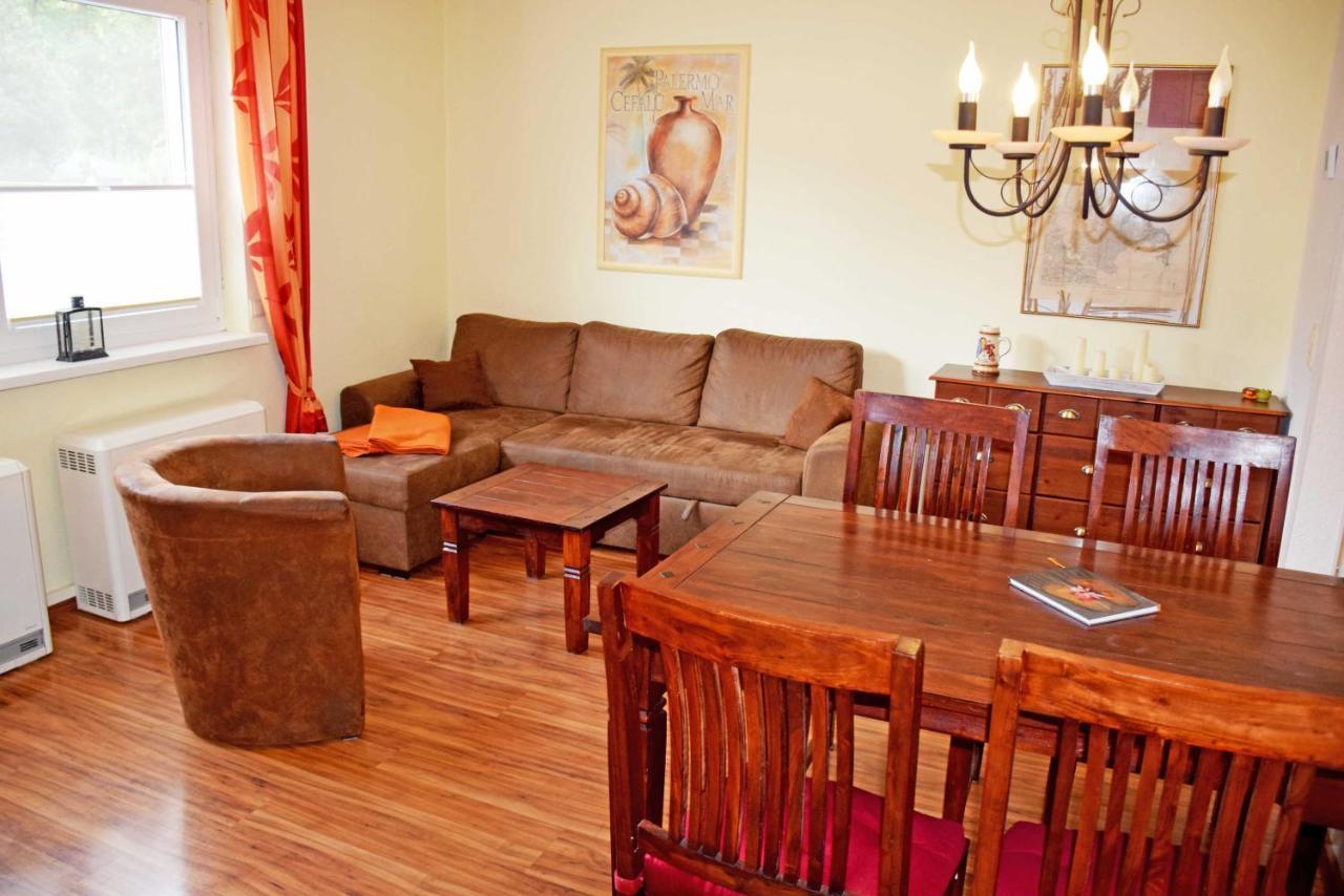 Baaber Ferienhaus mit Terrasse und Kamin Exterior foto