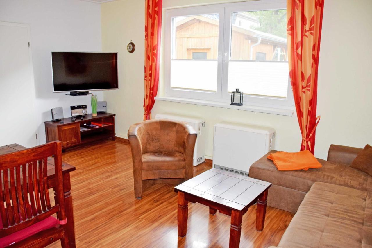 Baaber Ferienhaus mit Terrasse und Kamin Exterior foto